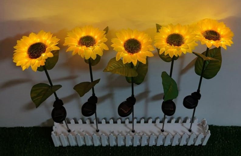 Sunflowers Solar Light™ | The LED decor lights